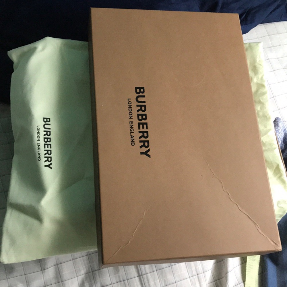 Burberry Shoes - Picture 2 of 3